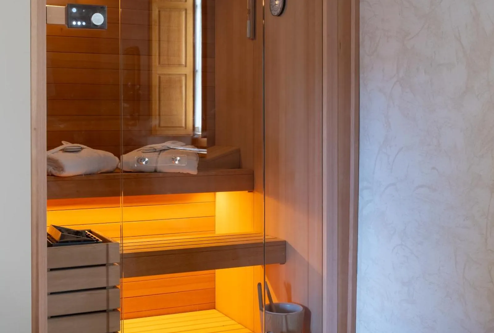 Bed & Breakfast Badia Giulia Prestigious Historical B&B, Camaiore - Adults Only - No Pets