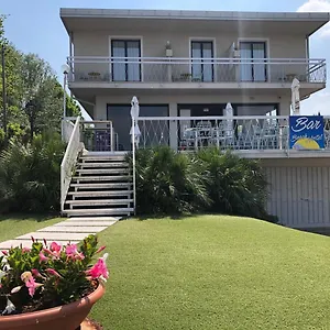 lake-garda-beach-hostel.it-lombardy.com/
