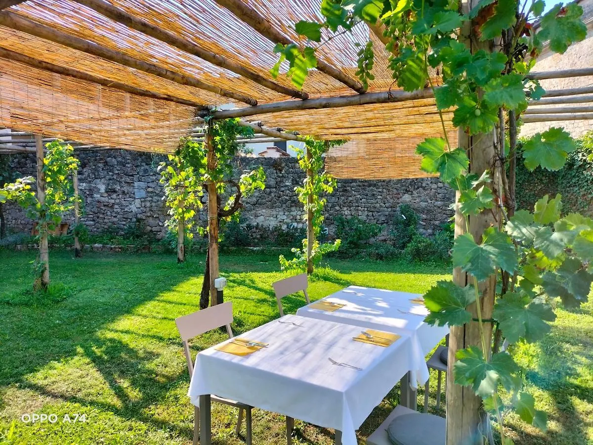 Couette-café Badia Giulia Prestigious Historical B&B, Camaiore - Adults Only - No Pets