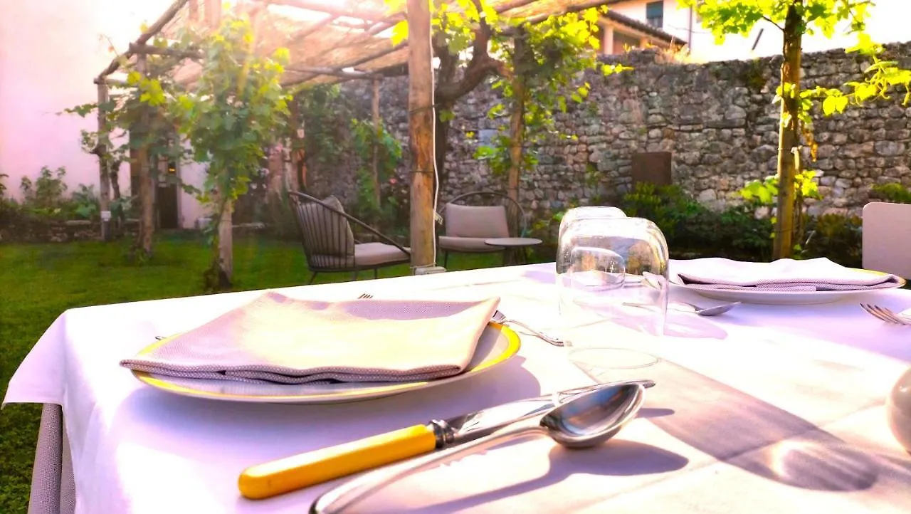 Couette-café Badia Giulia Prestigious Historical B&B, Camaiore - Adults Only - No Pets