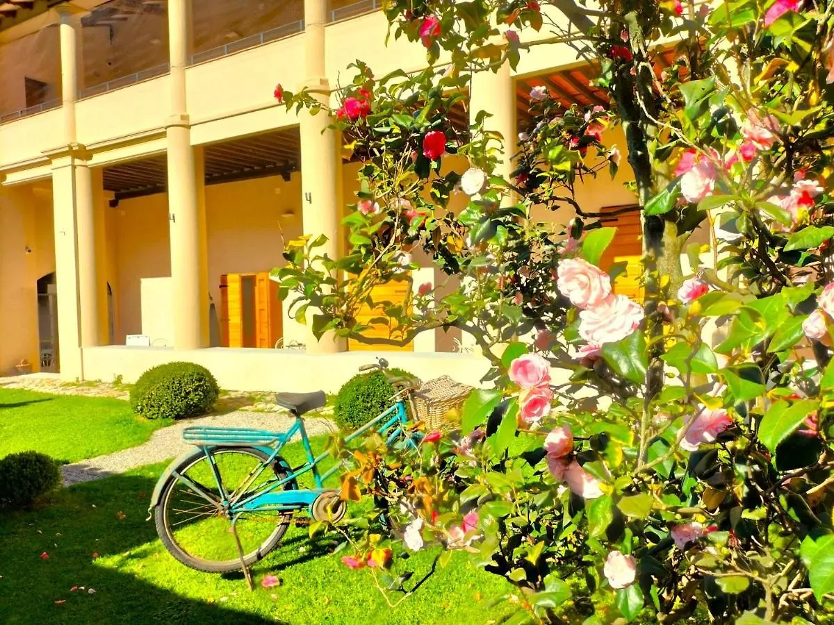 Badia Giulia Prestigious Historical B&B, Camaiore - Adults Only - No Pets Couette-café