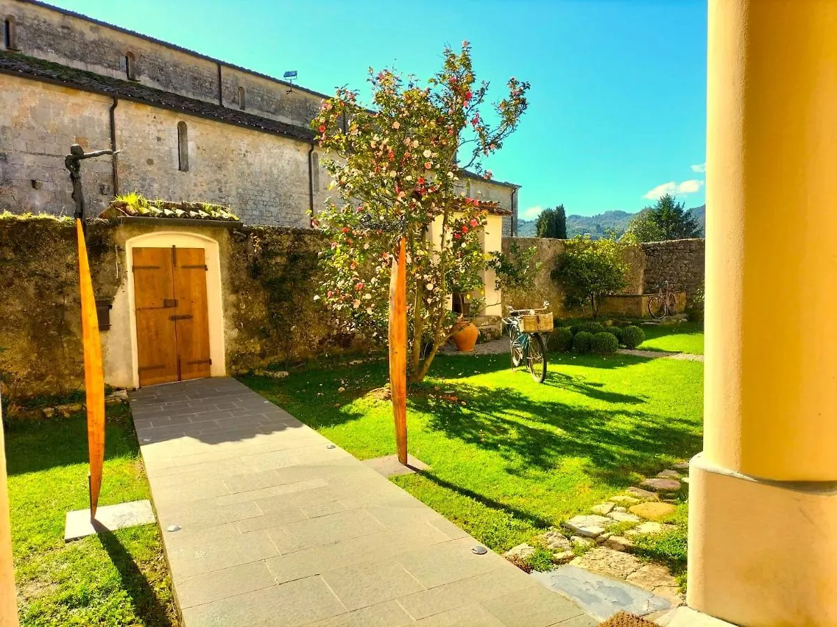Couette-café Badia Giulia Prestigious Historical B&B, Camaiore - Adults Only - No Pets