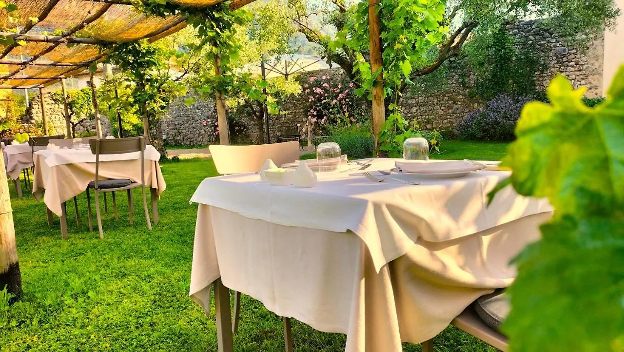 Badia Giulia Prestigious Historical B&B, Camaiore - Adults Only - No Pets Couette-café
