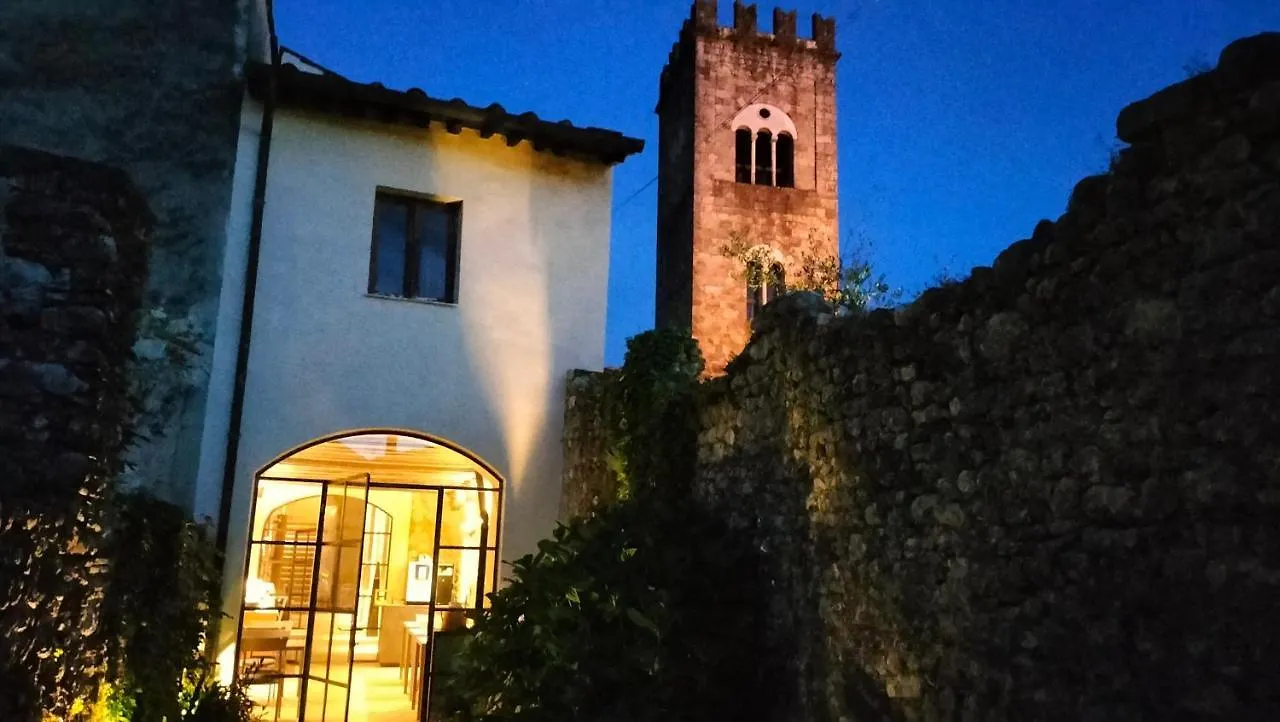 Couette-café Badia Giulia Prestigious Historical B&B, Camaiore - Adults Only - No Pets