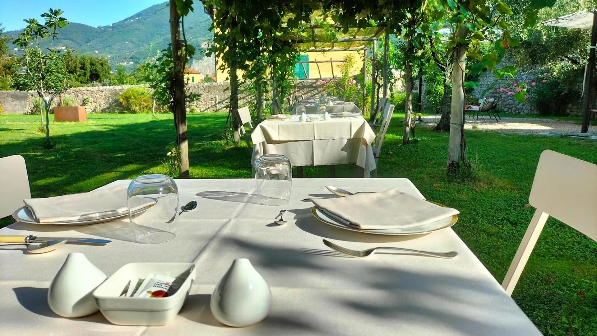Badia Giulia Prestigious Historical B&B, Camaiore - Adults Only - No Pets 3*,