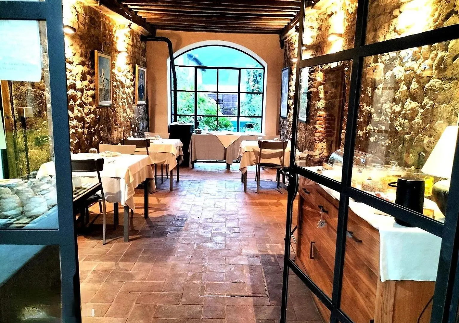 Couette-café Badia Giulia Prestigious Historical B&B, Camaiore - Adults Only - No Pets